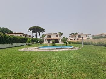 VILLA CON PISCINA